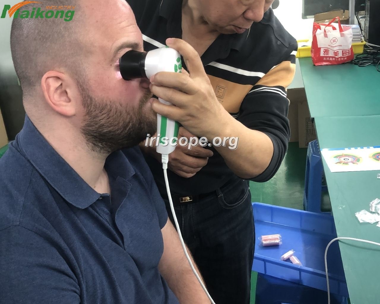 Fábrica MAIKONG iridología línea de producción moderna