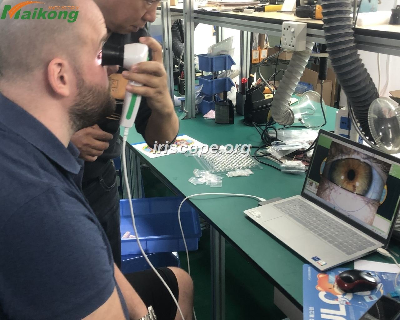 Fábrica MAIKONG iridología línea de producción moderna