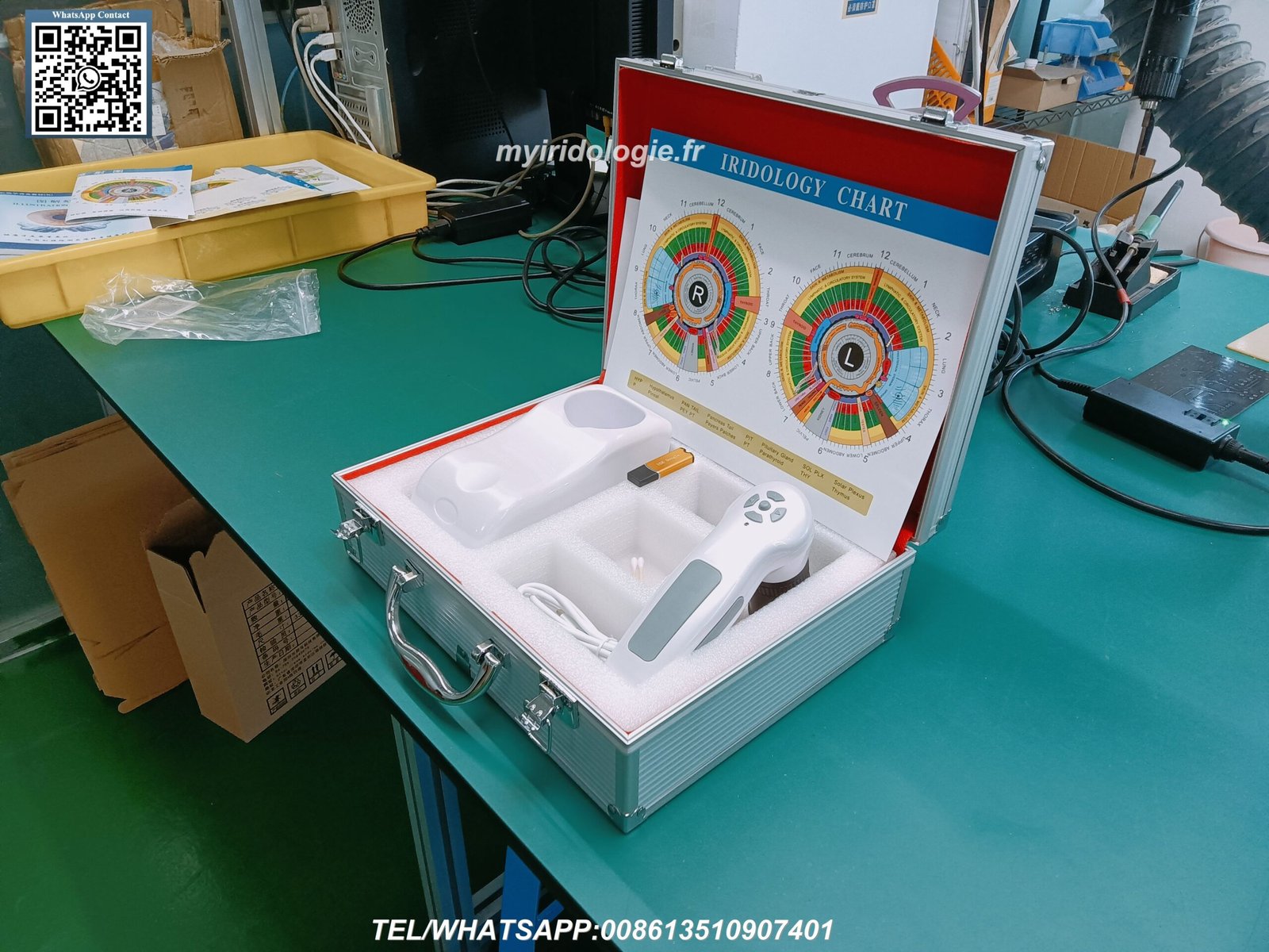 high resolution iridology camera close-up